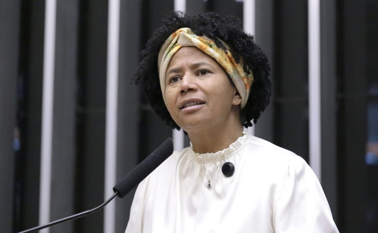 Câmara aprova acesso a diálise peritoneal no SUS para pacientes renais crônicos
