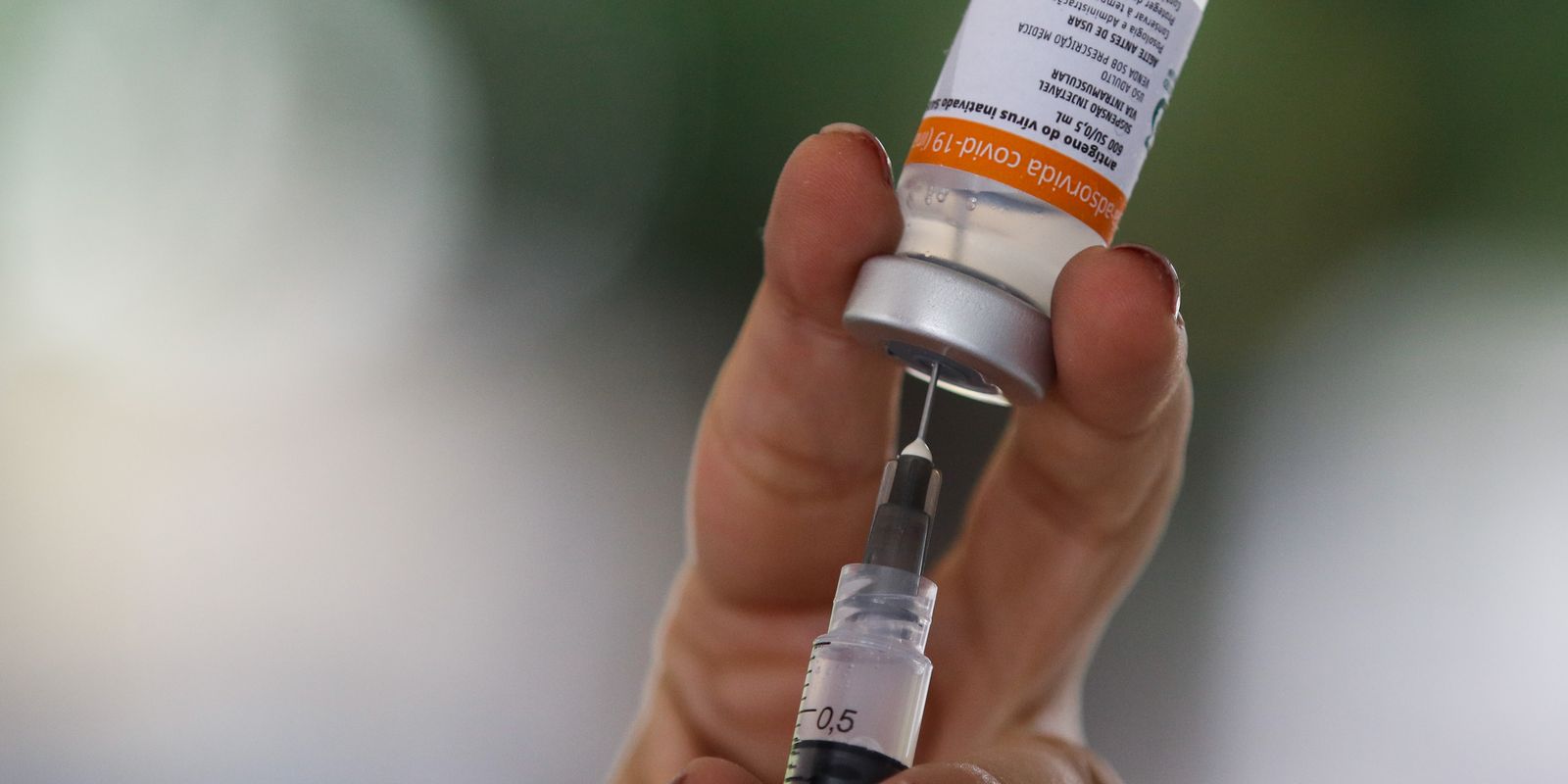 Cinco anos da primeira dose: o início da vacinação contra a covid-19 no Brasil