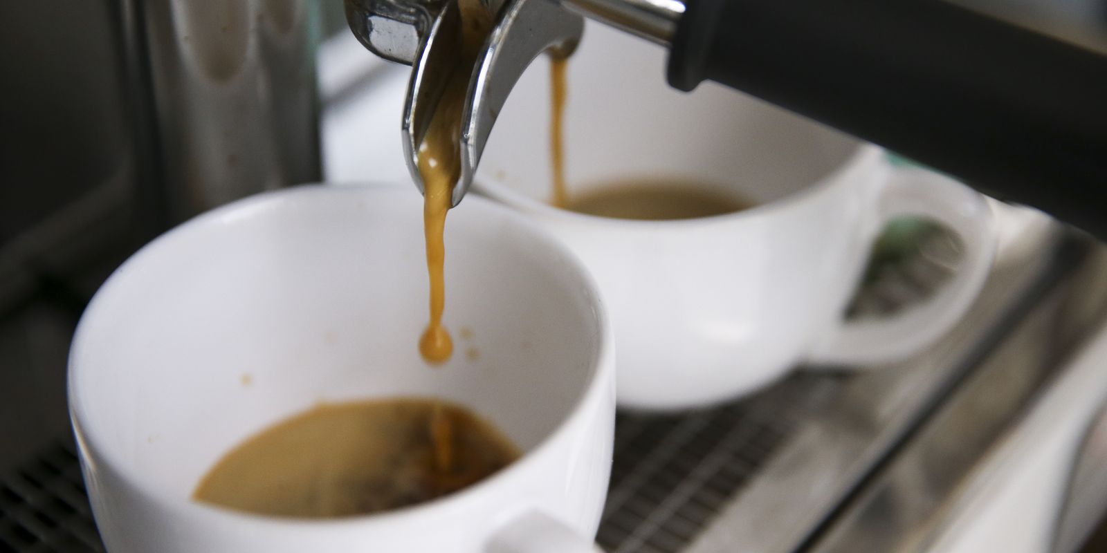 Consumo de café no Brasil recua em 2025 devido à escalada de preços