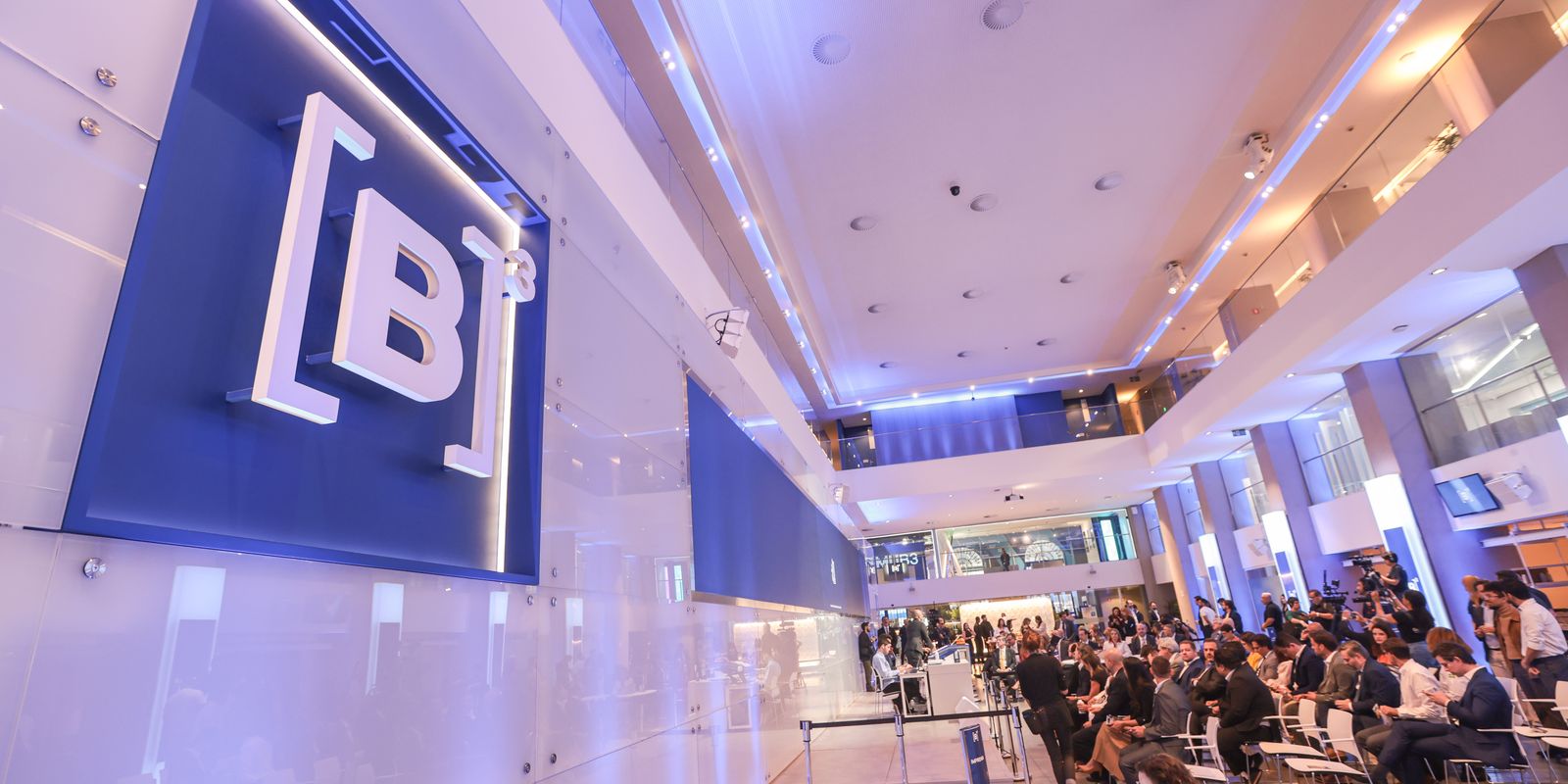 Ibovespa alcança novo recorde e se aproxima dos 190 mil pontos