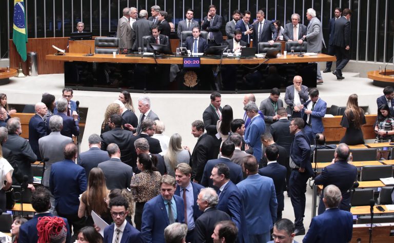 Câmara finaliza votação de lei contra facções; texto vai para sanção