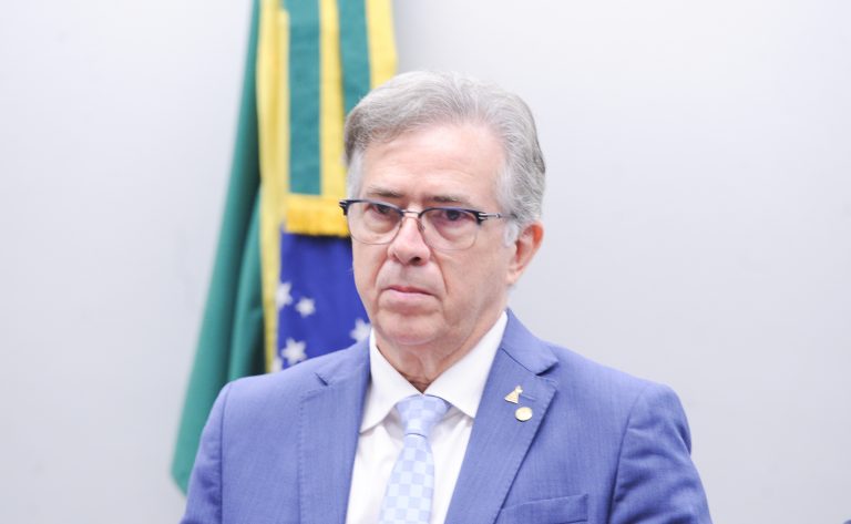 Reunião para debater regulamentação de aplicativos é adiada