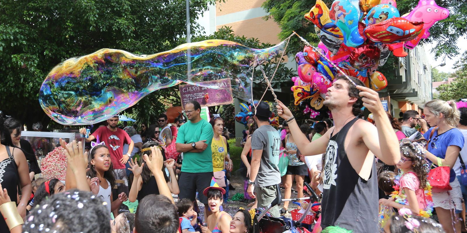 Pesquisador alerta para riscos no carnaval e desaconselha postagem de fotos de crianças