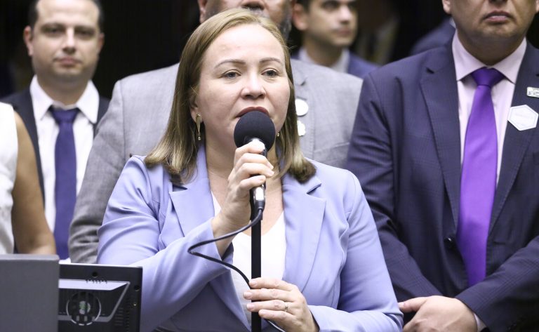 Comissão de saúde aprova exigência de nota fiscal eletrônica para enfermeiros autônomos