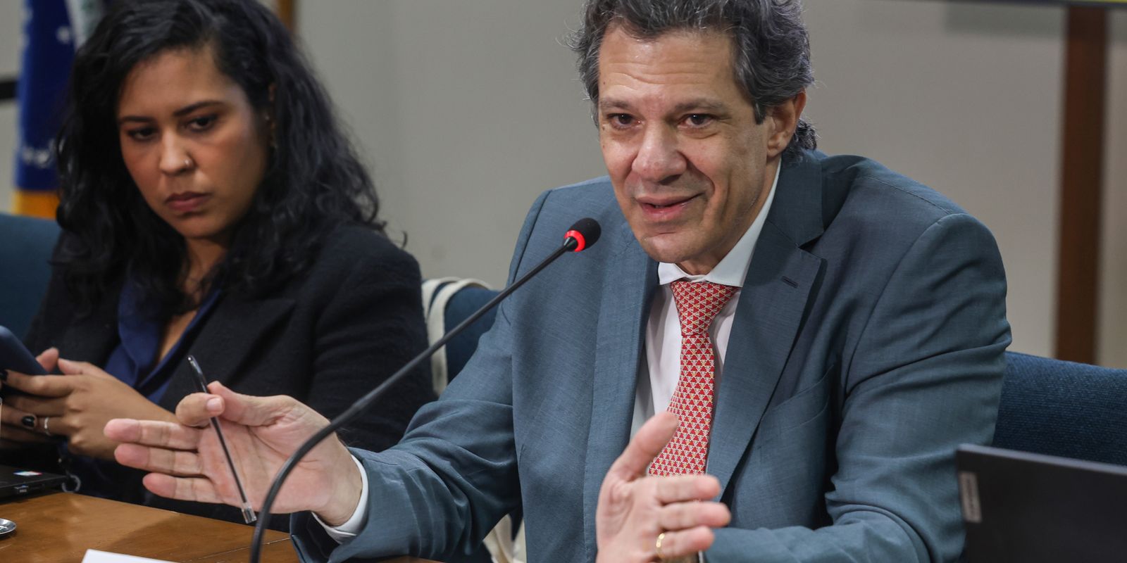 Haddad solicita que Congresso enfrente a questão dos supersalários