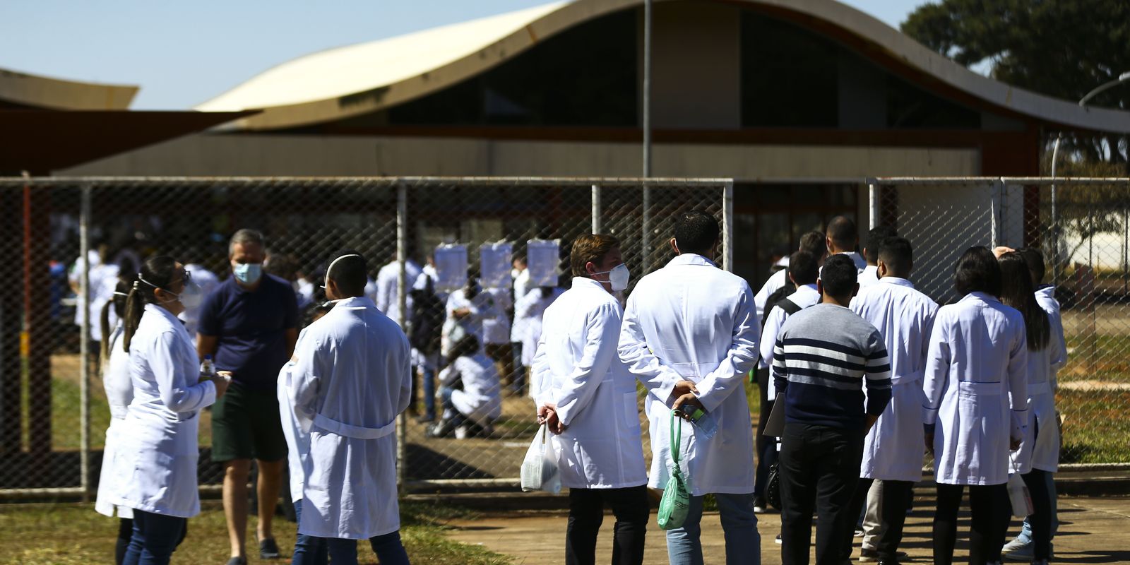 MEC cancela edital para abertura de cursos particulares de medicina