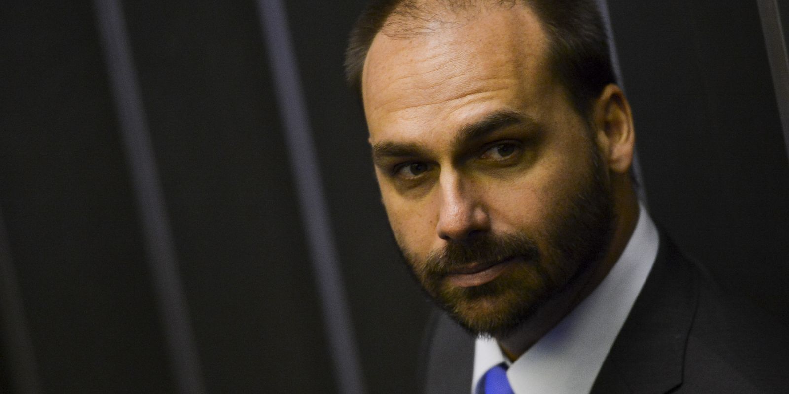 Moraes ordena notificação de Eduardo Bolsonaro para responder a ação penal