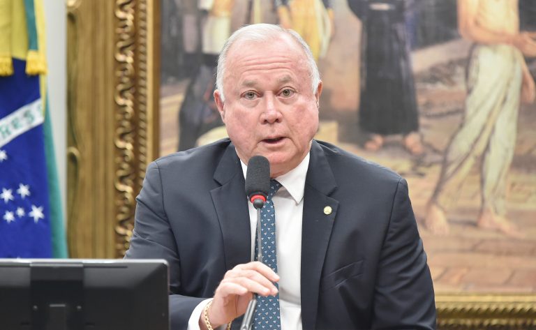 Paulo Azi é nomeado relator na CCJ para proposta do fim da escala 6x1