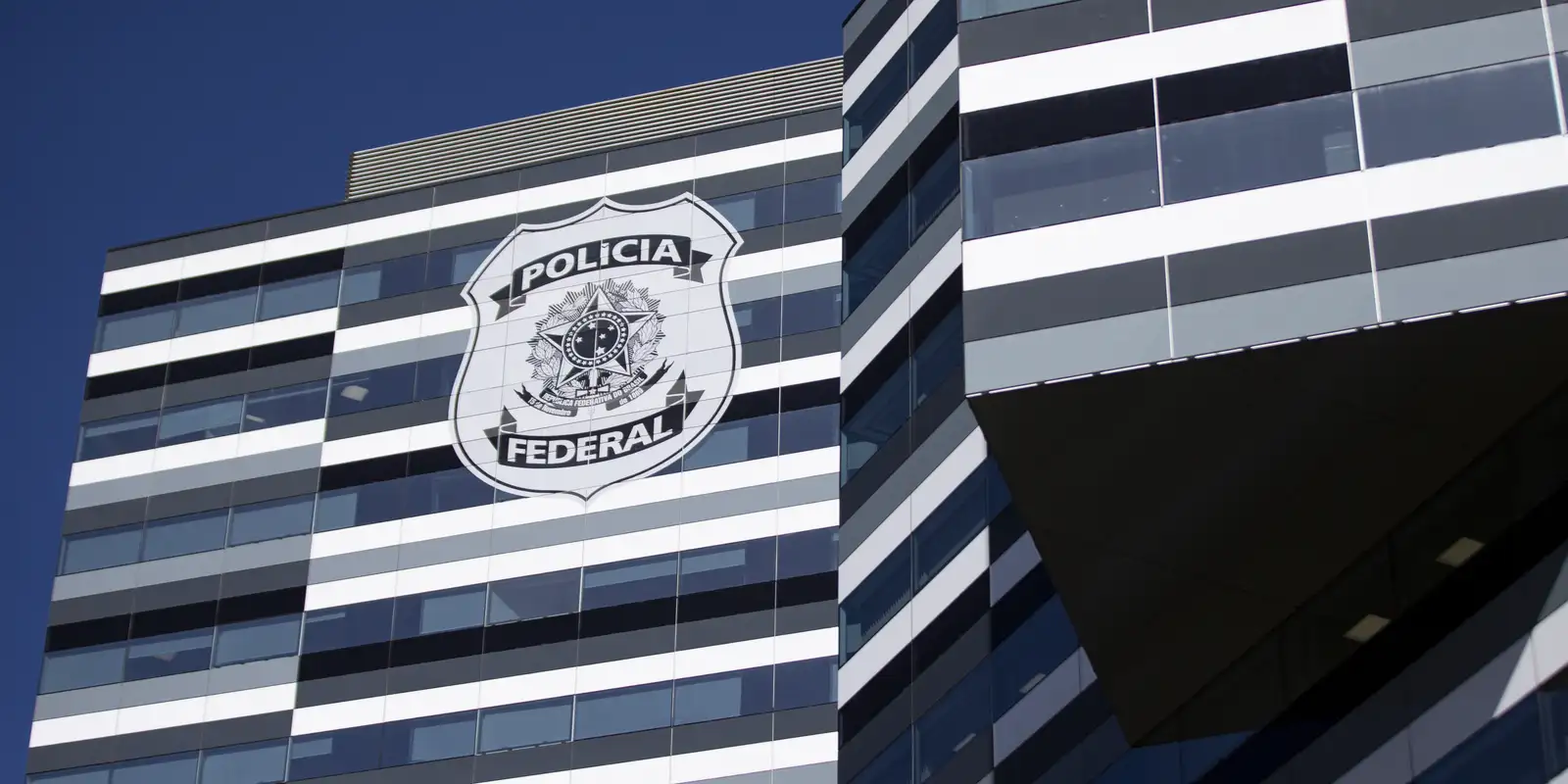 Polícia Federal investiga vazamento de dados da Receita Federal envolvendo ministros do STF