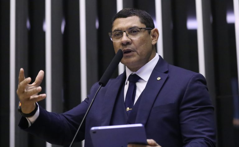 Proposta legislativa busca anistiar multas ambientais de produtores rurais no Acre