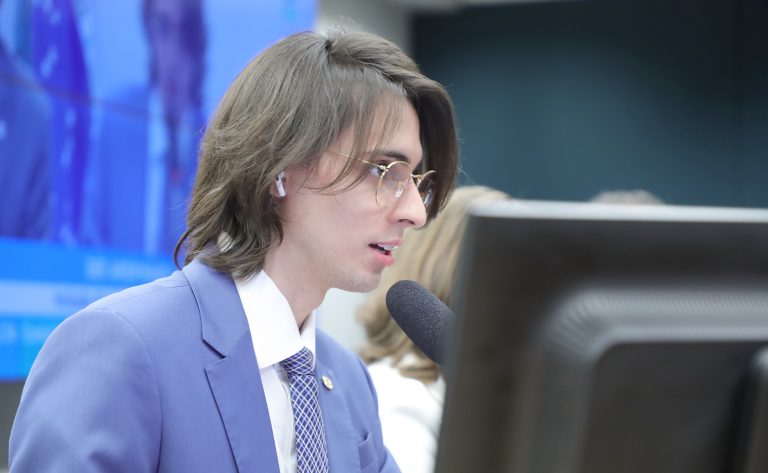 Proposta na Câmara visa estabelecer política nacional contra a obesidade, com foco em jovens