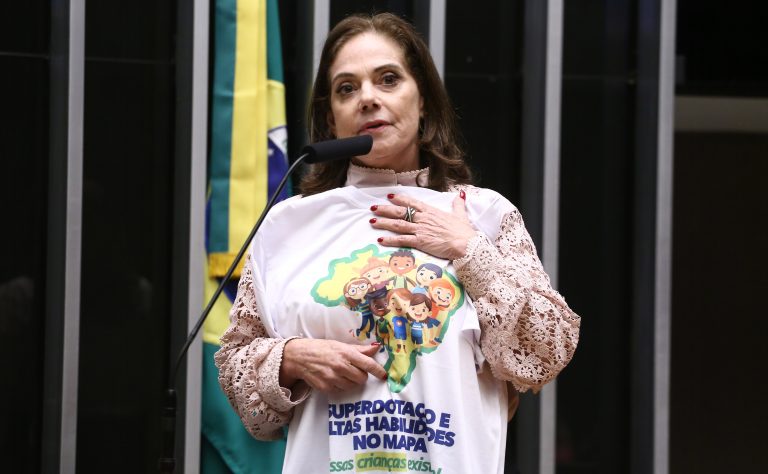 Câmara dos deputados aprova política nacional para alunos com altas habilidades