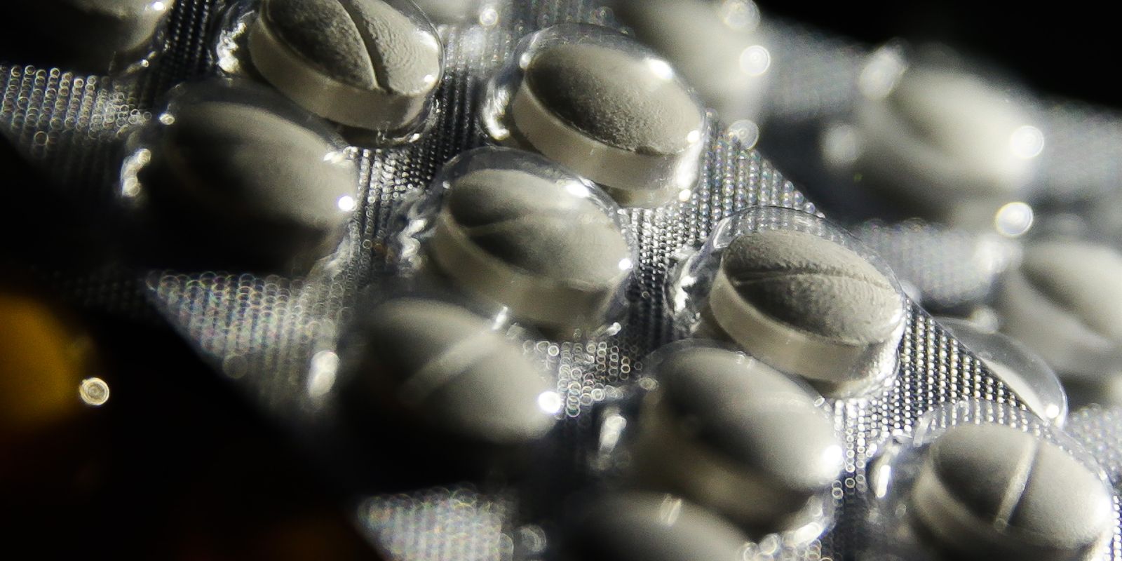Câmara dos Deputados aprova regras para venda de medicamentos em supermercados