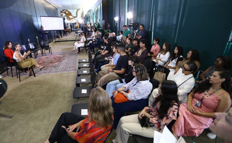 Câmara dos Deputados premia cinco produções audiovisuais contra a violência doméstica