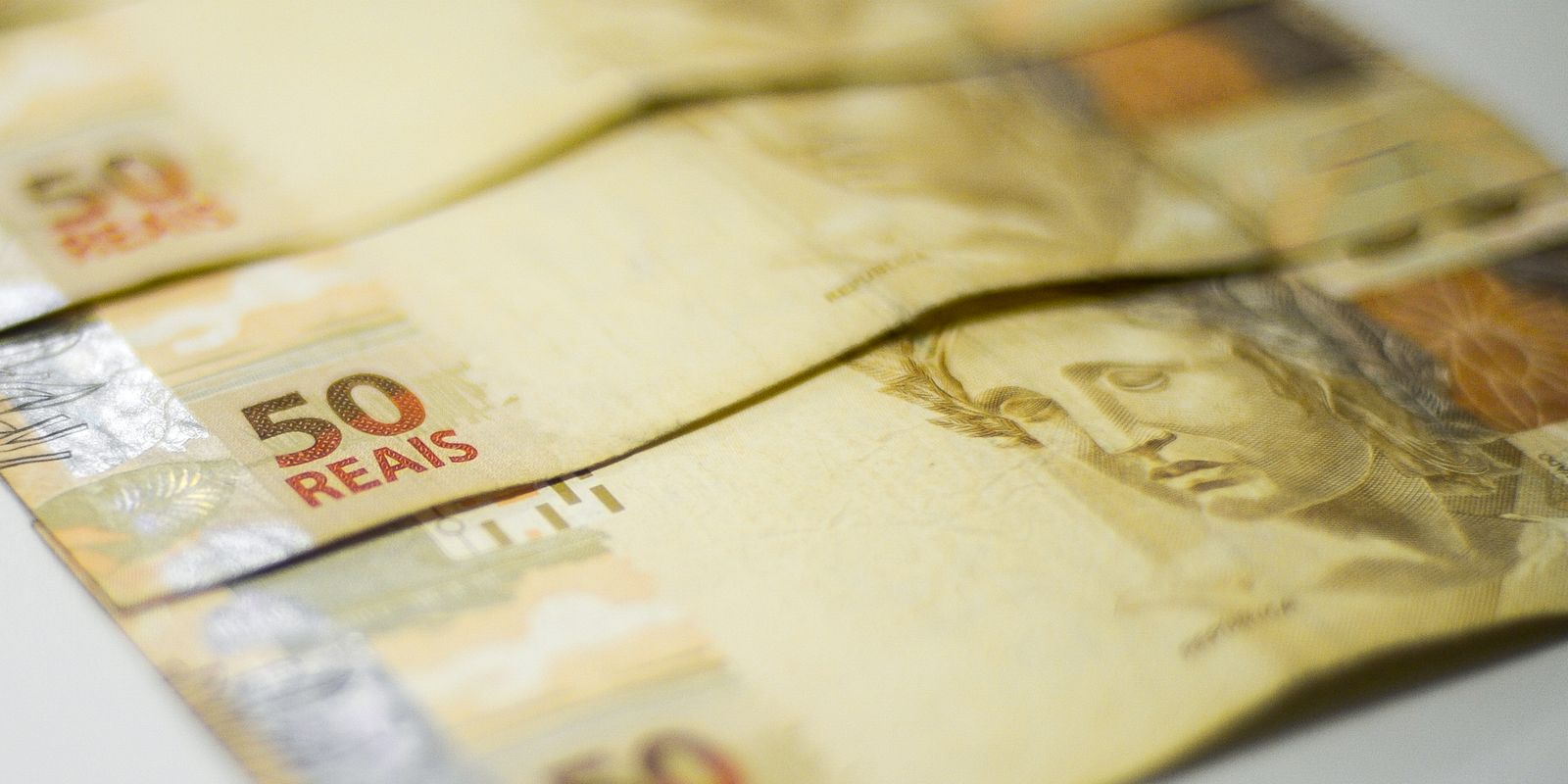 Previsão de déficit primário para 2026 salta para R$ 59,8 bilhões com inclusão de precatórios