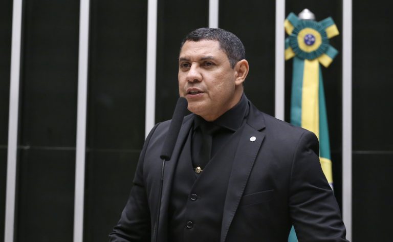 Comissão de segurança pública aprova apoio federal para iluminação LED em cidades com baixa cobertura e violência