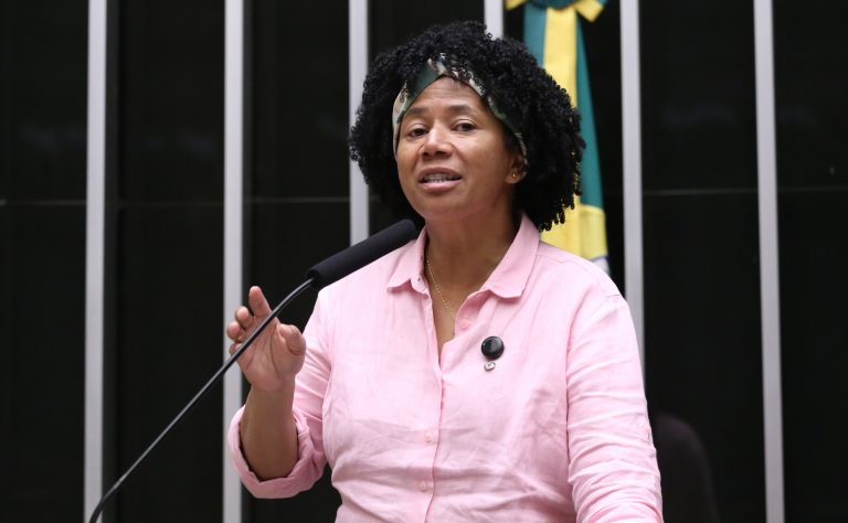 Comissão aprova criação de cadastro para mulheres em risco de câncer no SUS