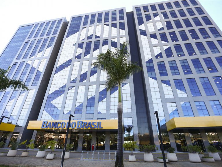 Comissão de Trabalho da Câmara debate reestruturação de carreiras no Banco do Brasil