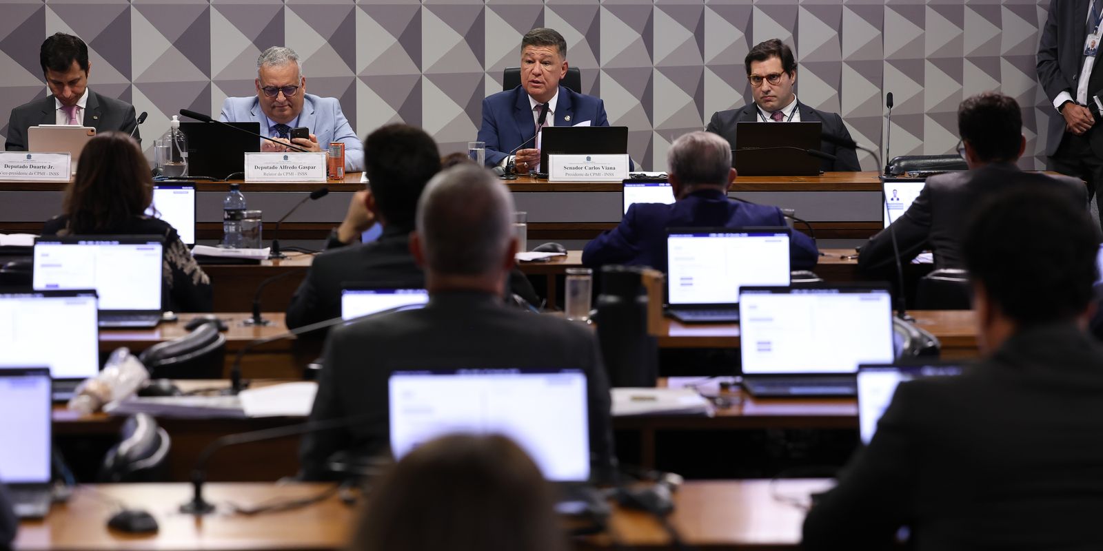 Polícia Federal confirma reintrodução de dados de Vorcaro nos sistemas da CPI do INSS