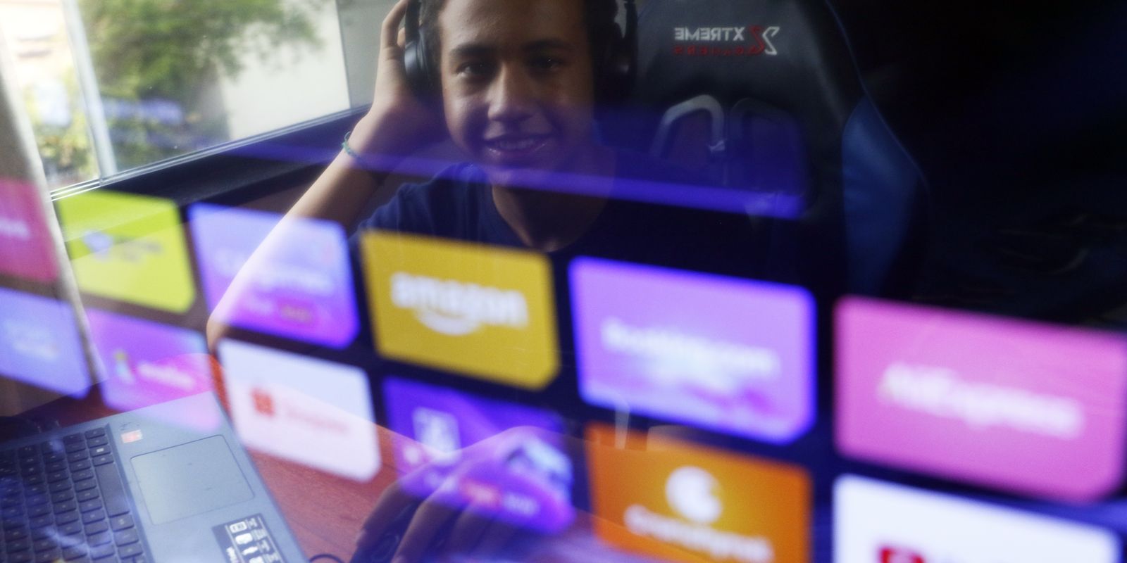 Oito em cada dez serviços digitais não verificam idade no cadastro, aponta estudo