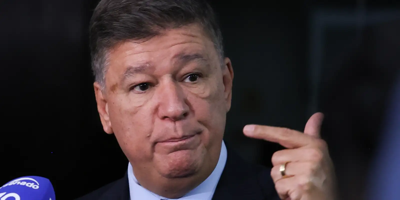 Flávio Dino dá prazo para senador explicar repasse de emendas à Igreja da Lagoinha
