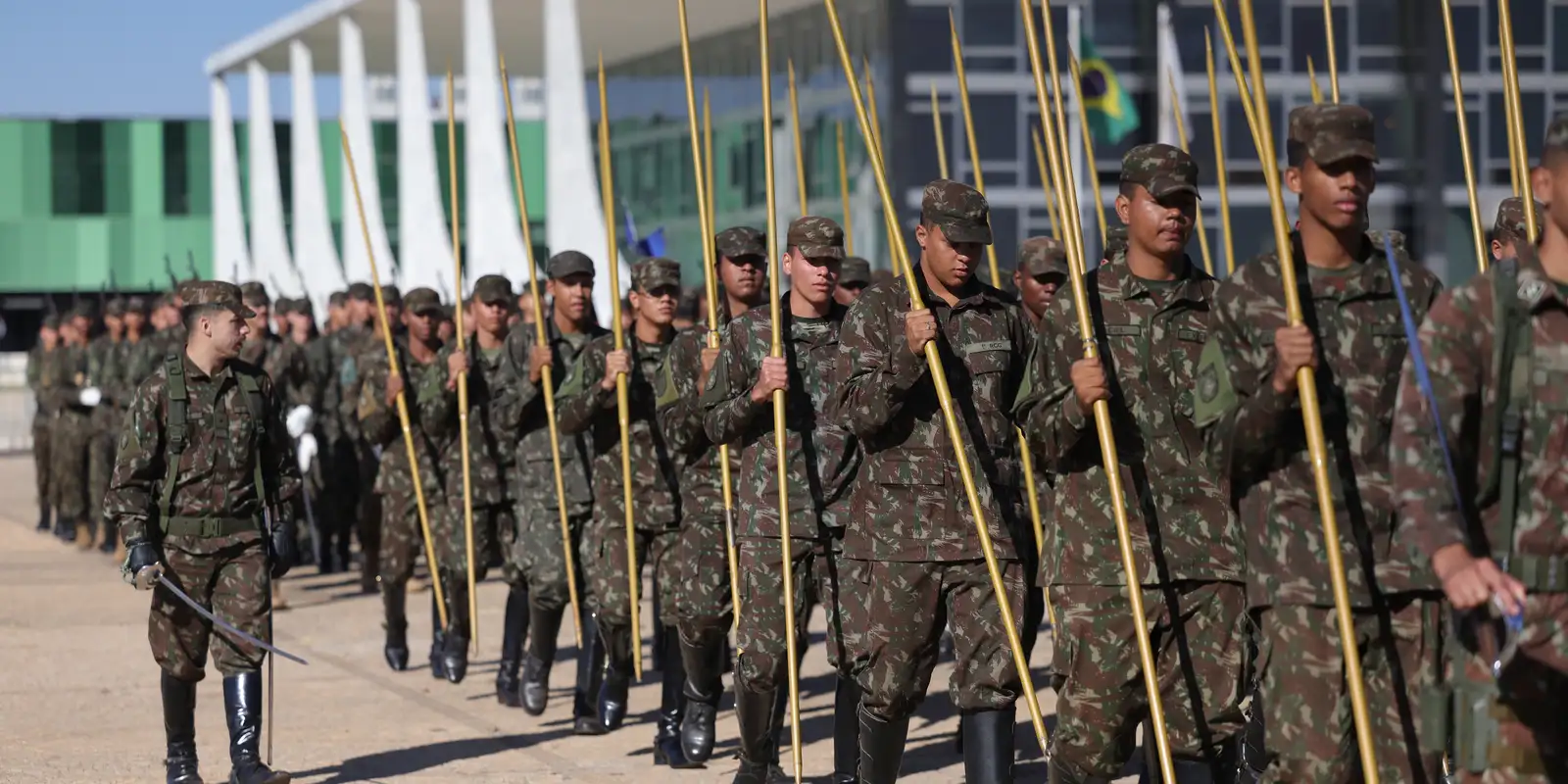 Cotas para negros, indígenas e quilombolas são fixadas em concursos militares