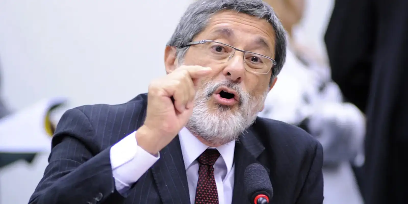 Conflito no Irã evidencia vulnerabilidade energética do Brasil, aponta ex-líder da Petrobras
