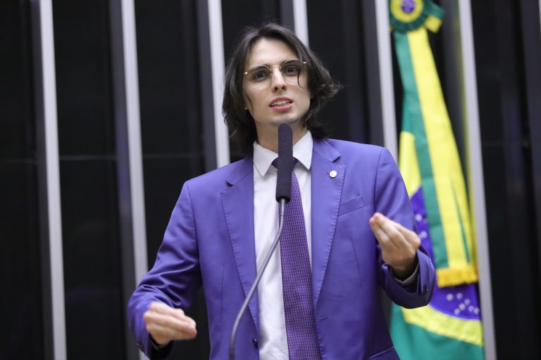 Proposta visa programa nacional para fortalecer a segurança de motoristas de aplicativo
