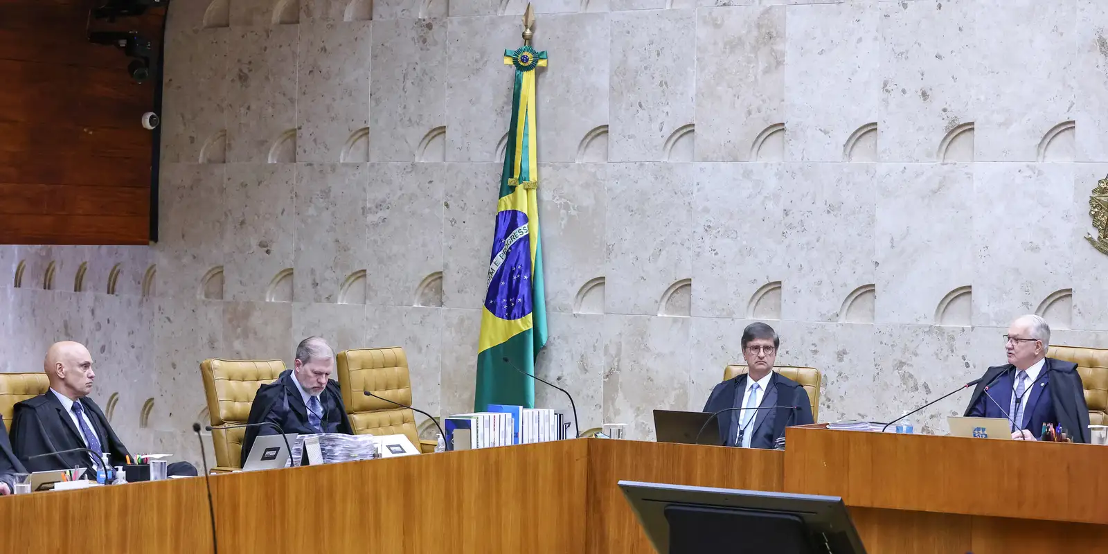 STF reinicia análise de pagamentos de benefícios extrateto
