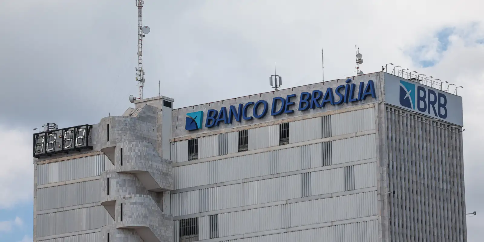 Técnicos da Câmara Legislativa aconselham rejeitar projeto sobre o BRB