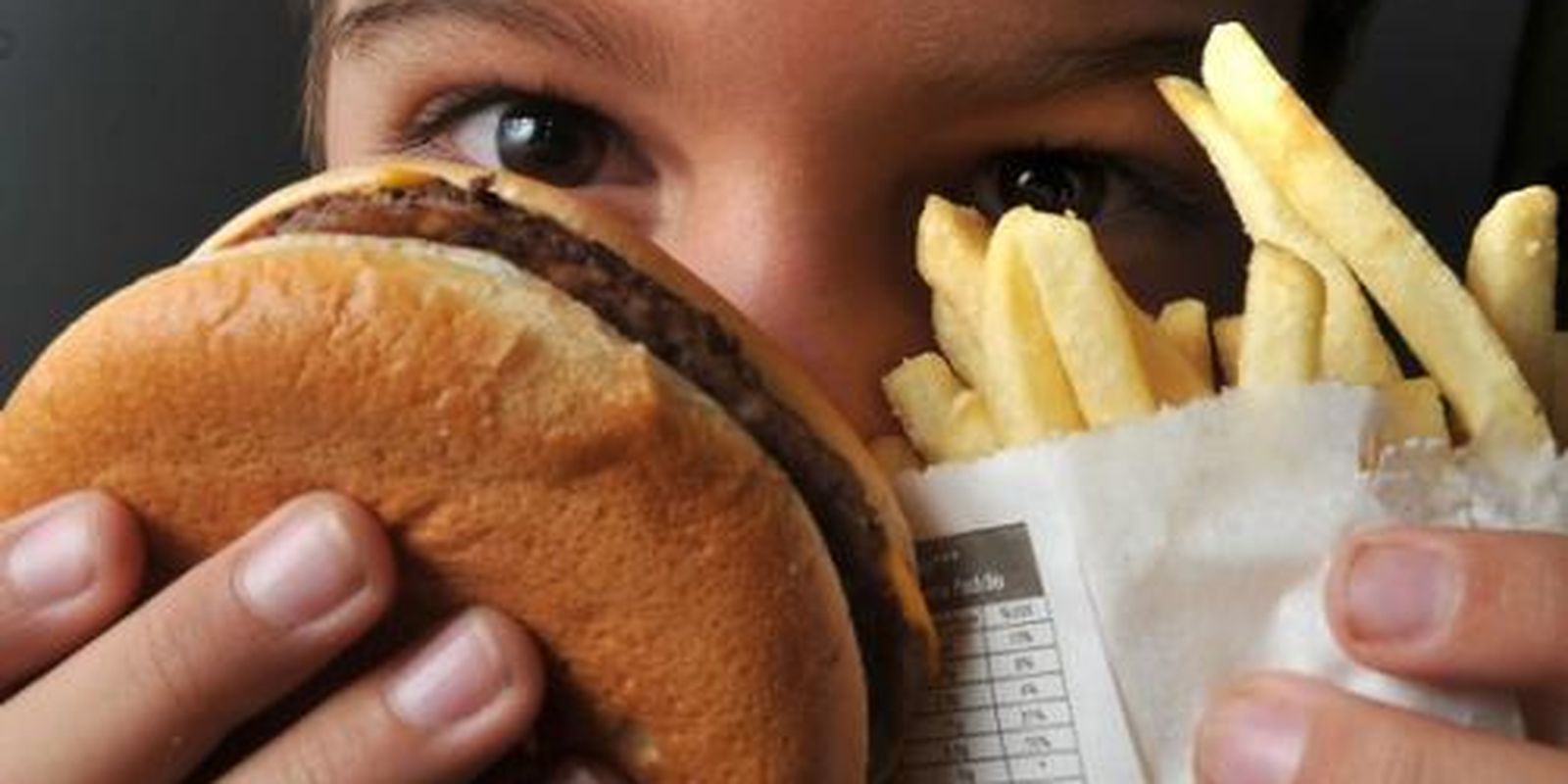 Um quinto de crianças e adolescentes convive com sobrepeso ou obesidade