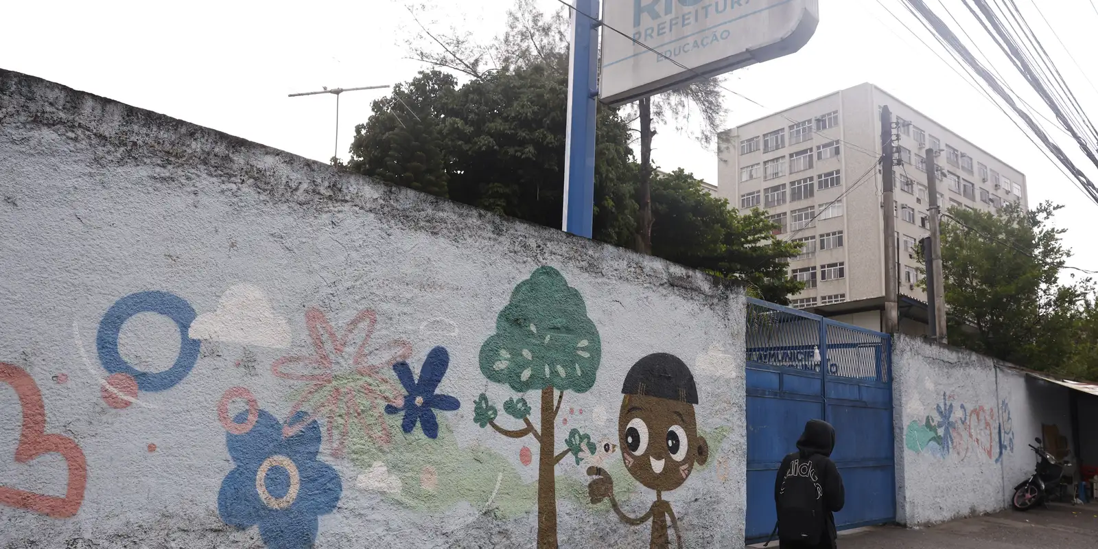 Violência no Rio interrompe transportes e prejudica acesso à educação