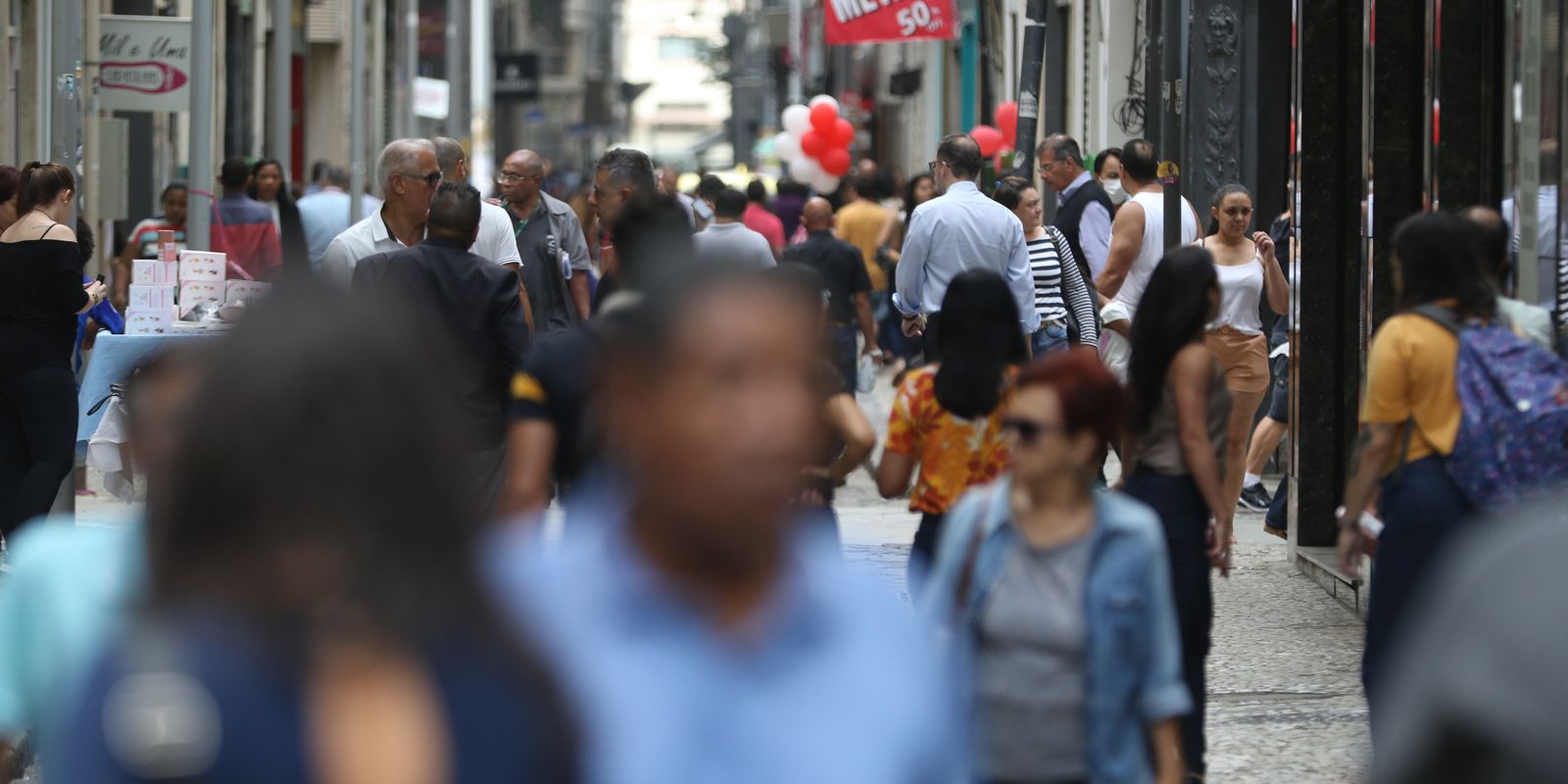 Abono salarial inicia pagamentos para nascidos em março e abril