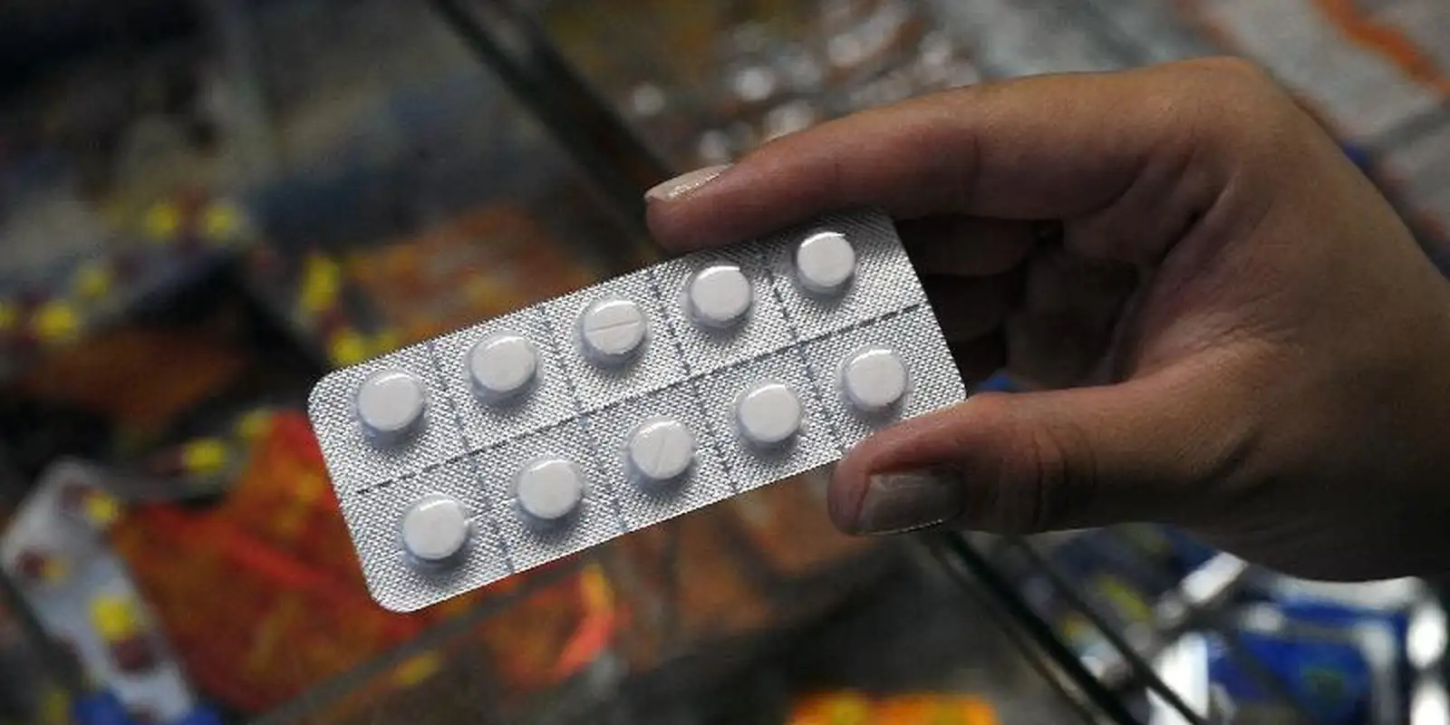 Anvisa determina o recolhimento de lote de dipirona por falha de qualidade