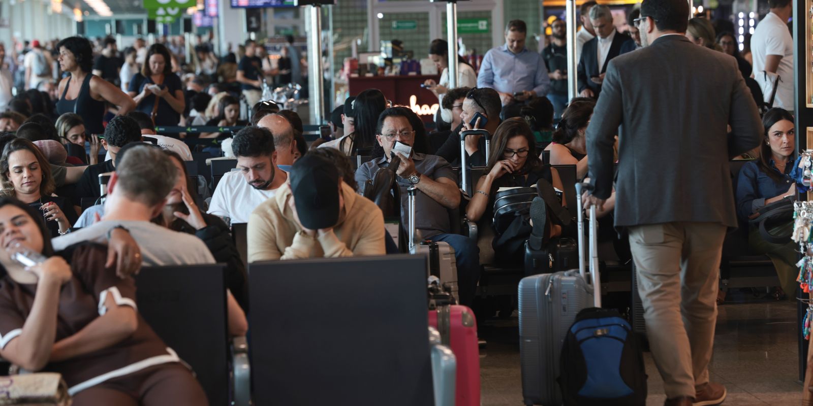 Aeroporto de Congonhas funcionará até a meia-noite após falha técnica