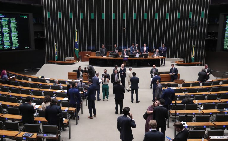 Câmara dos Deputados autoriza mais verbas para órgãos de trânsito; acompanhe