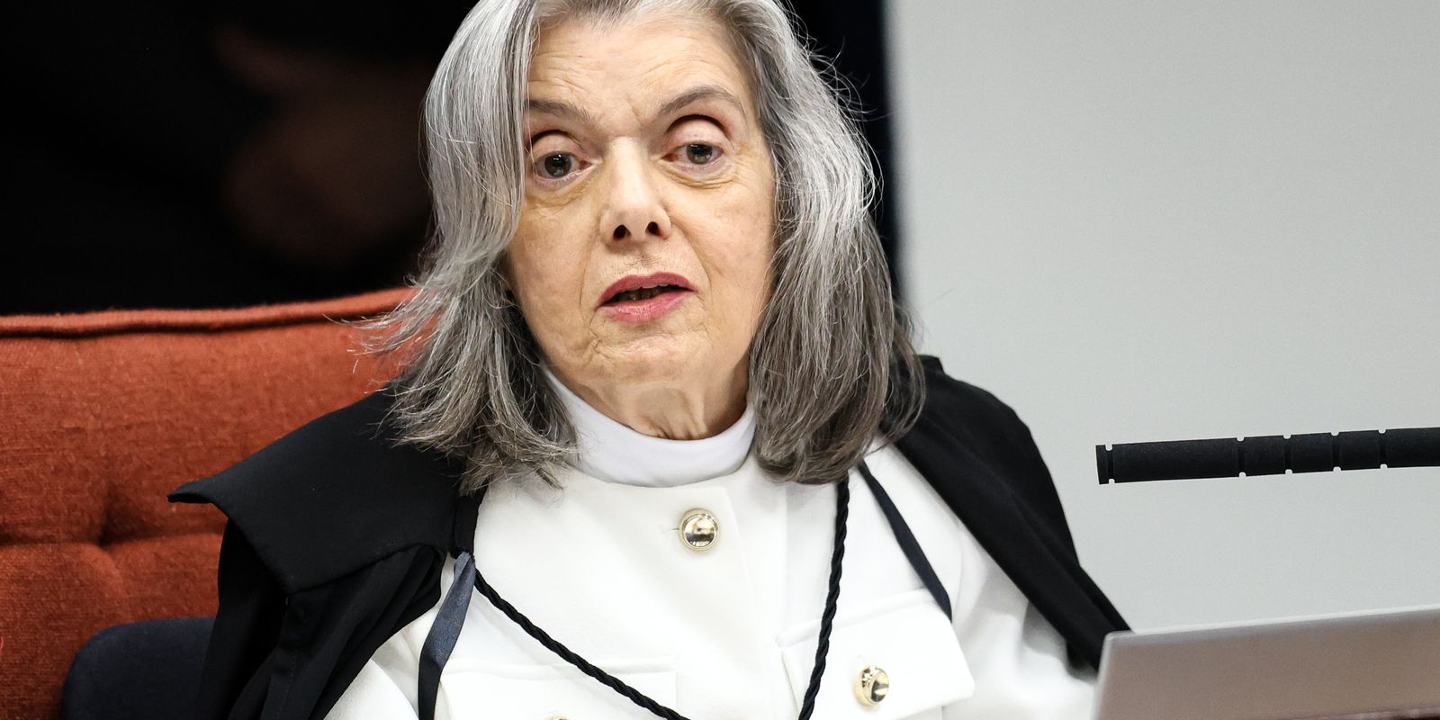 Ministra Cármen Lúcia vota pela condenação de Eduardo Bolsonaro por difamação