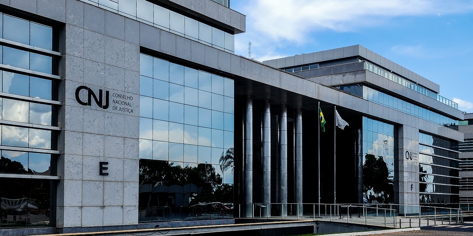 CNJ e CNMP autorizam novos benefícios para juízes e membros do MP