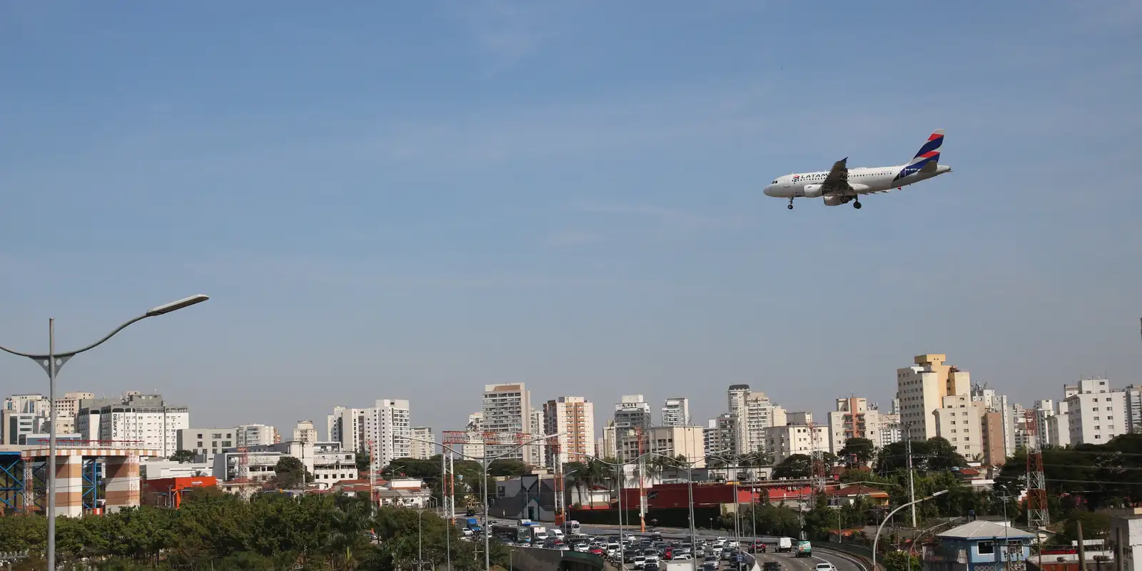 Companhias aéreas terão linha de crédito para gerenciar elevação de despesas