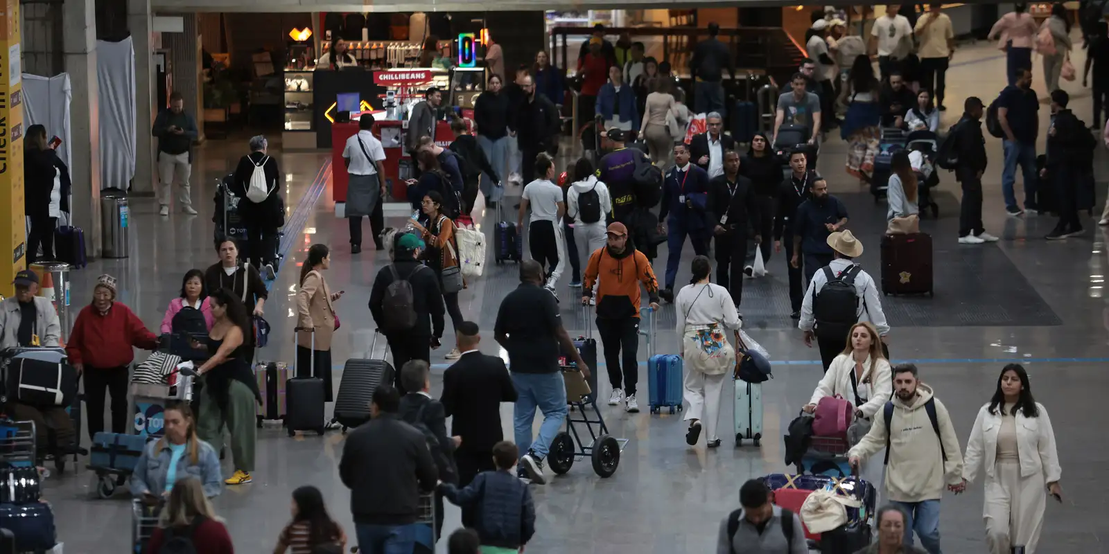 Aeroportos brasileiros preveem alta no número de viajantes durante o feriado de Tiradentes