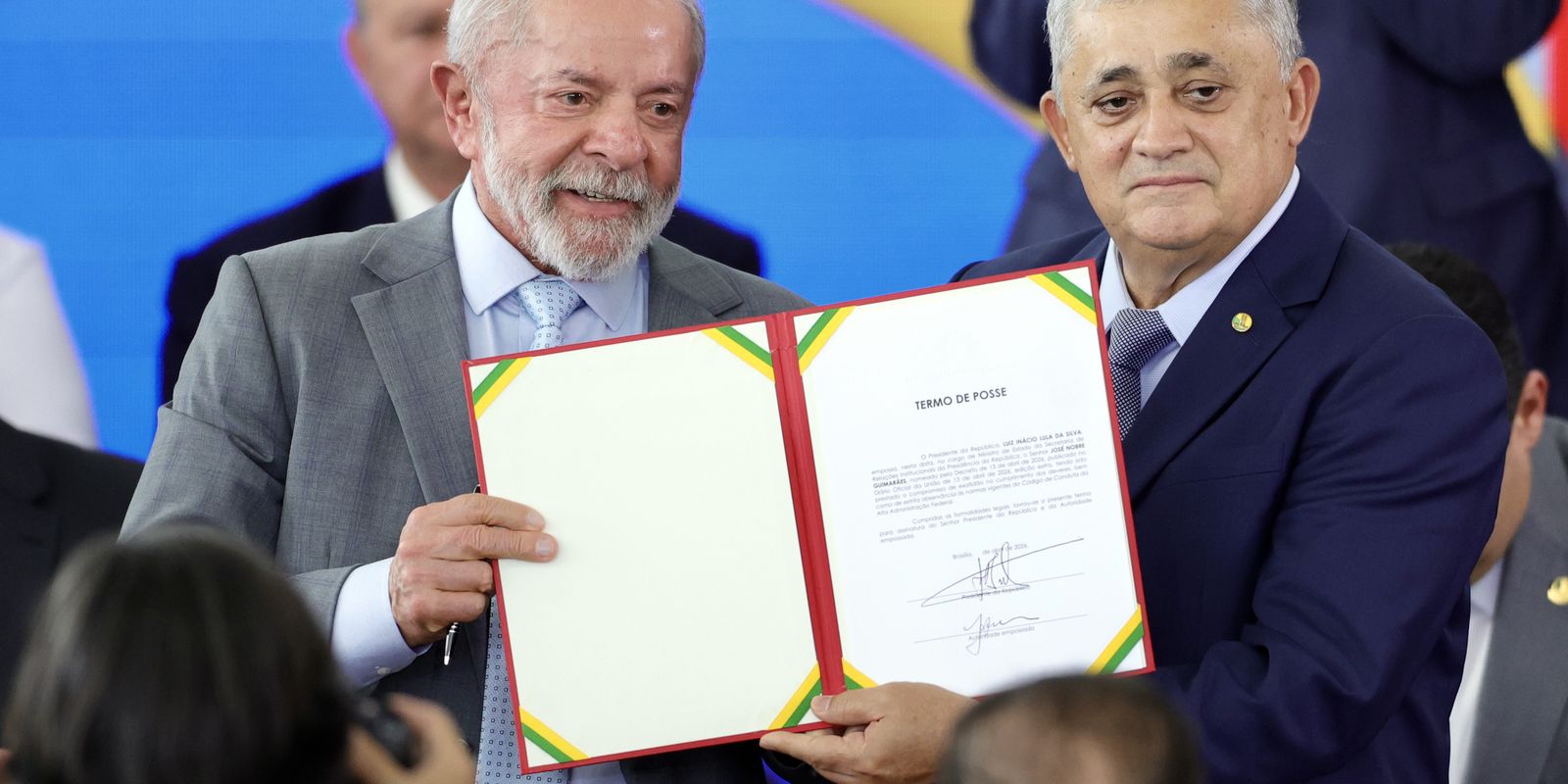 José Guimarães é empossado ministro e prega 