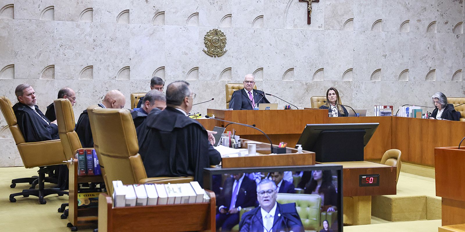 STF adia decisão sobre eleição direta ou indireta para o governo do Rio