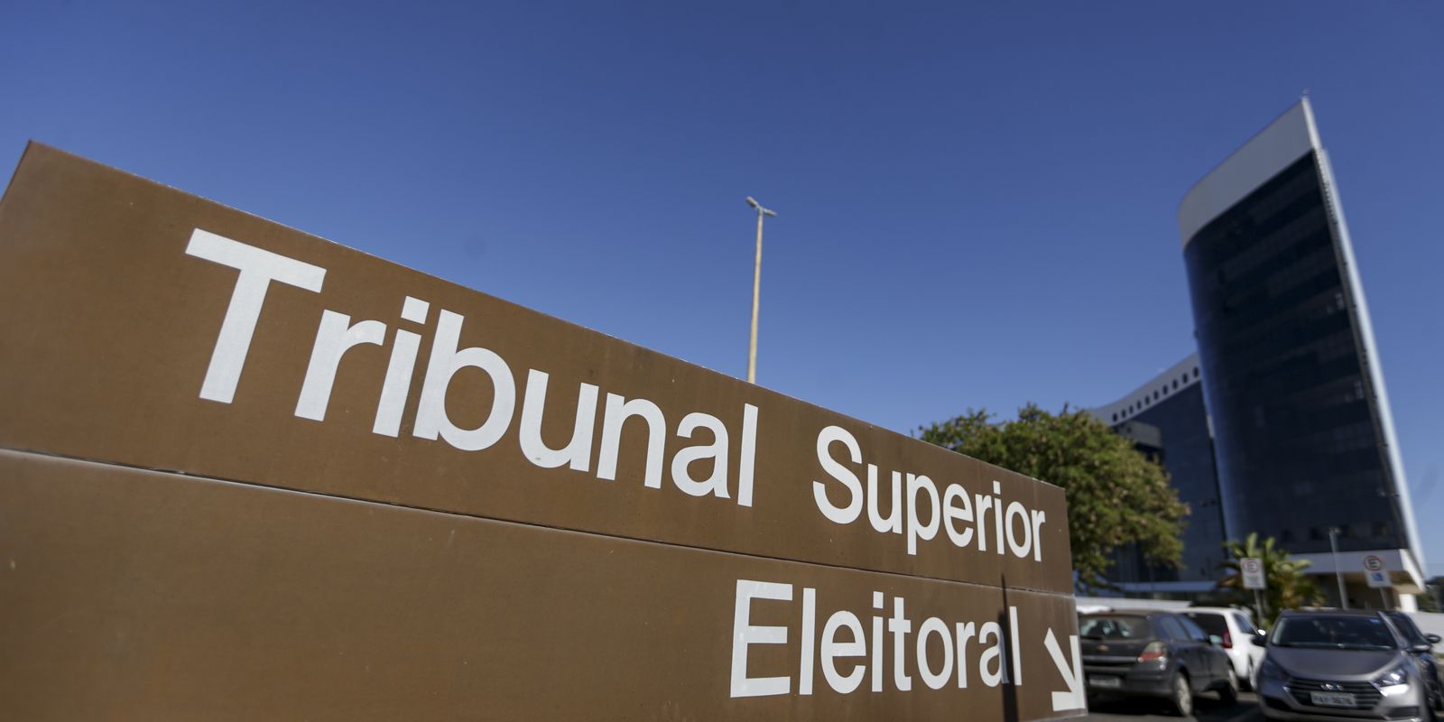 TSE avalia possibilidade de cassação do governador de Roraima