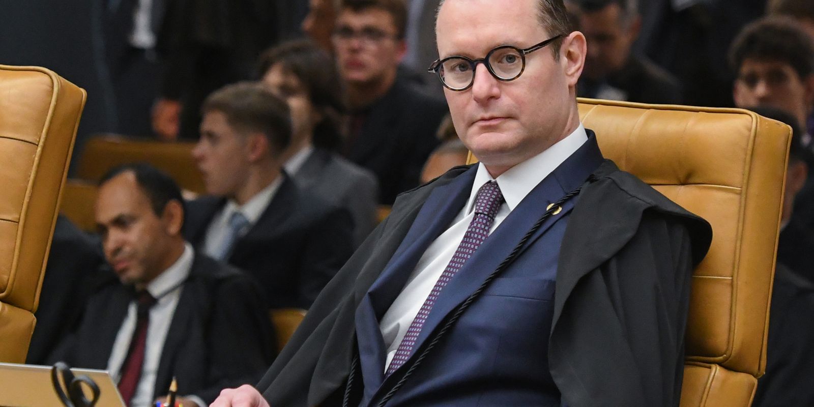 Ministro Zanin vota a favor de pleito direto para o governo interino do Rio