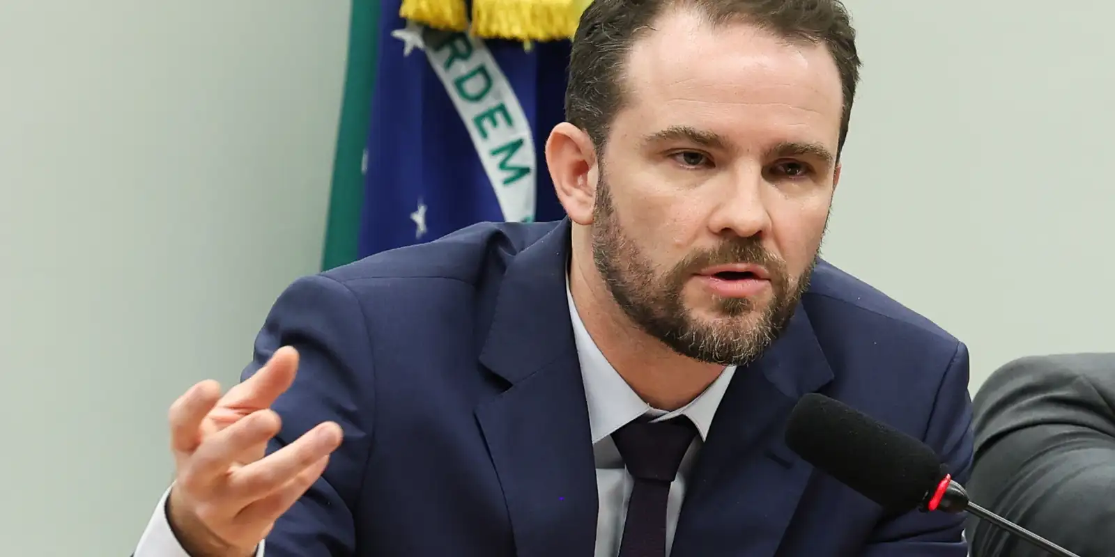 União negocia aval para empréstimo do BRB, diz Durigan
