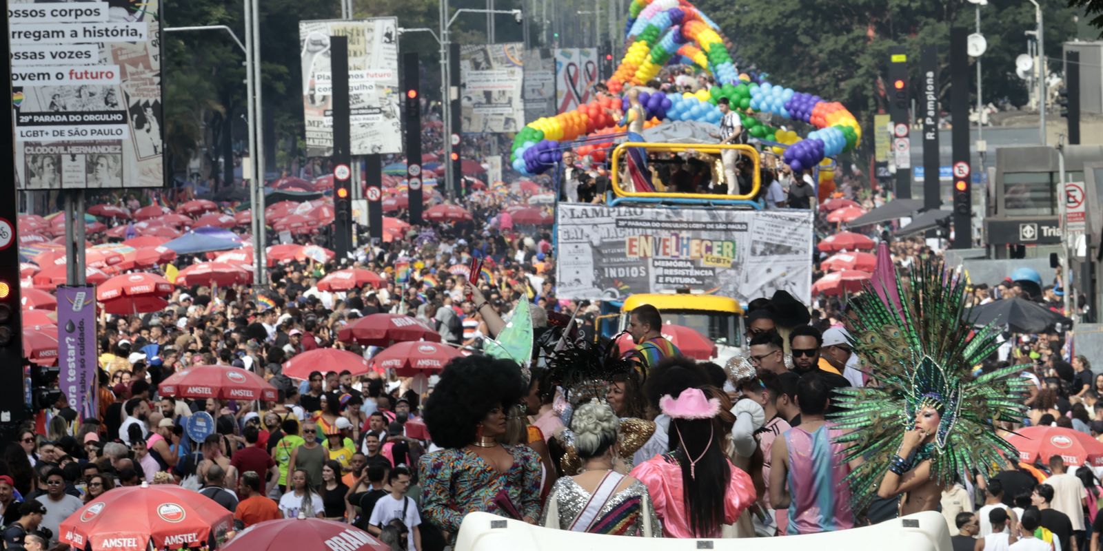 Projeto de lei que veta crianças e adolescentes em eventos LGBTQIA+ é considerado inconstitucional por jurista