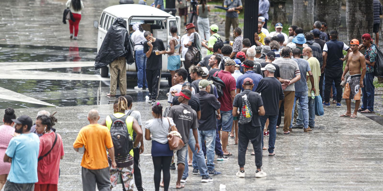 População em situação de rua ultrapassa 388 mil em maio, com São Paulo liderando
