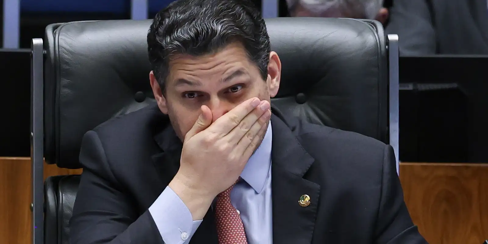 Silêncio de Davi Alcolumbre sobre a PEC da jornada e a escala 6x1 gera incertezas no Senado