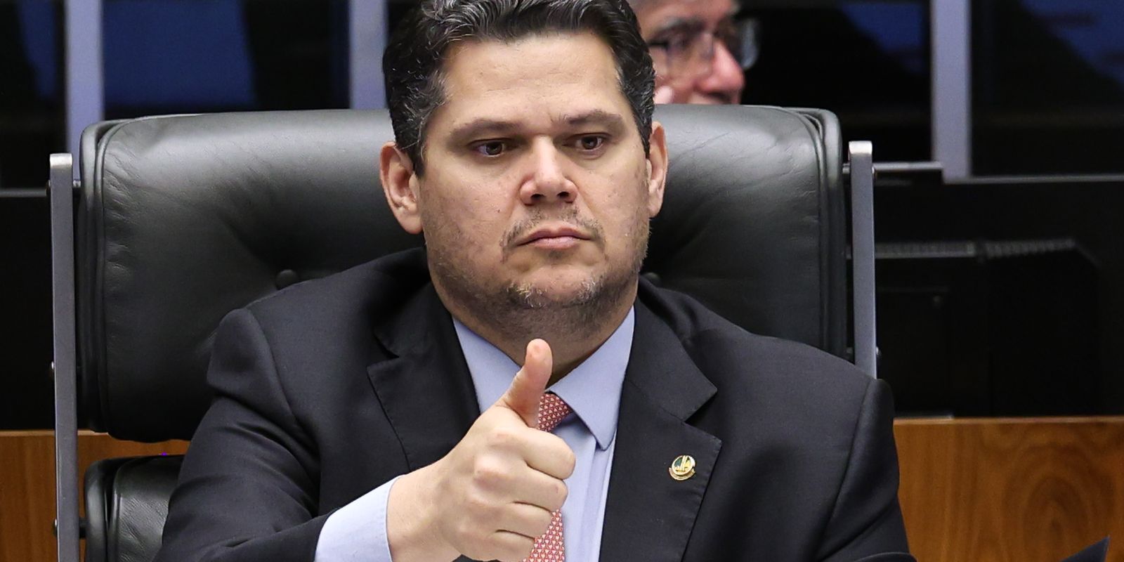 Alcolumbre defende debate aprofundado para PEC da jornada de trabalho e sugere aprimoramentos