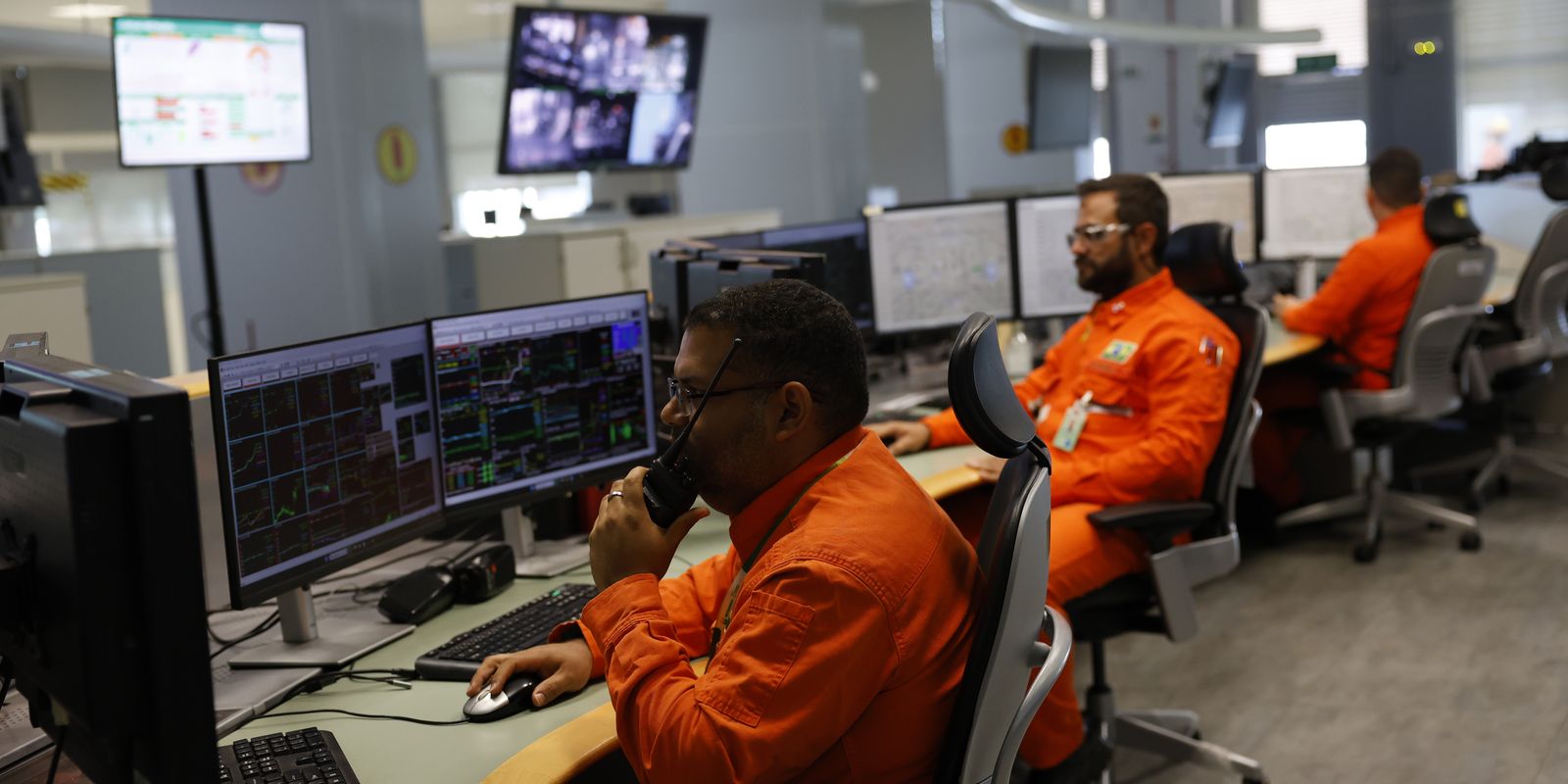 Taxa de subutilização atinge recorde de baixa impulsionada por mercado de trabalho aquecido